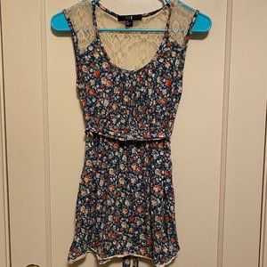 Forever 21 floral lacey top with tie